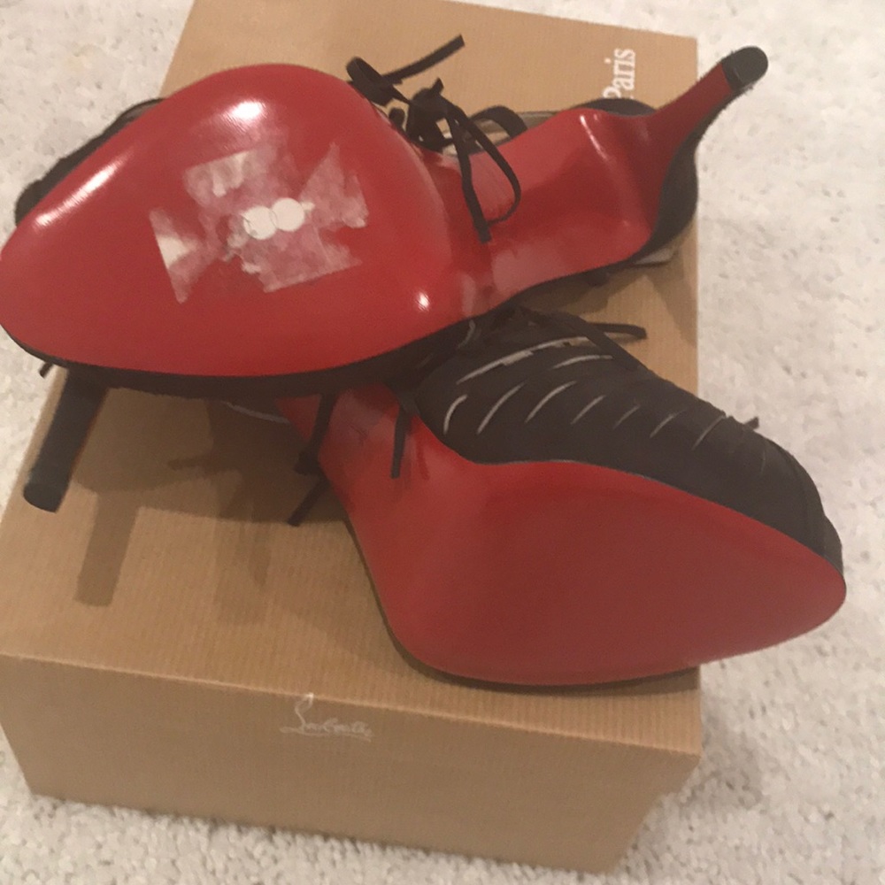 Christian Louboitin new black suede fringe heel - Picture 4 of 7
